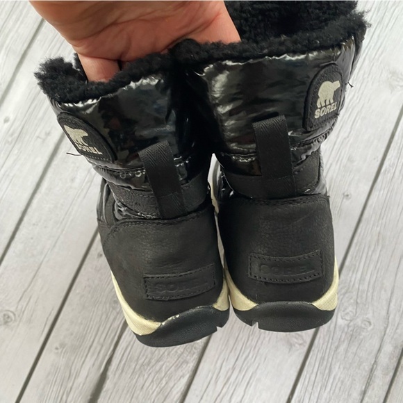 Sorel Whitney Short Laced snow boots size 6 - Picture 9 of 9